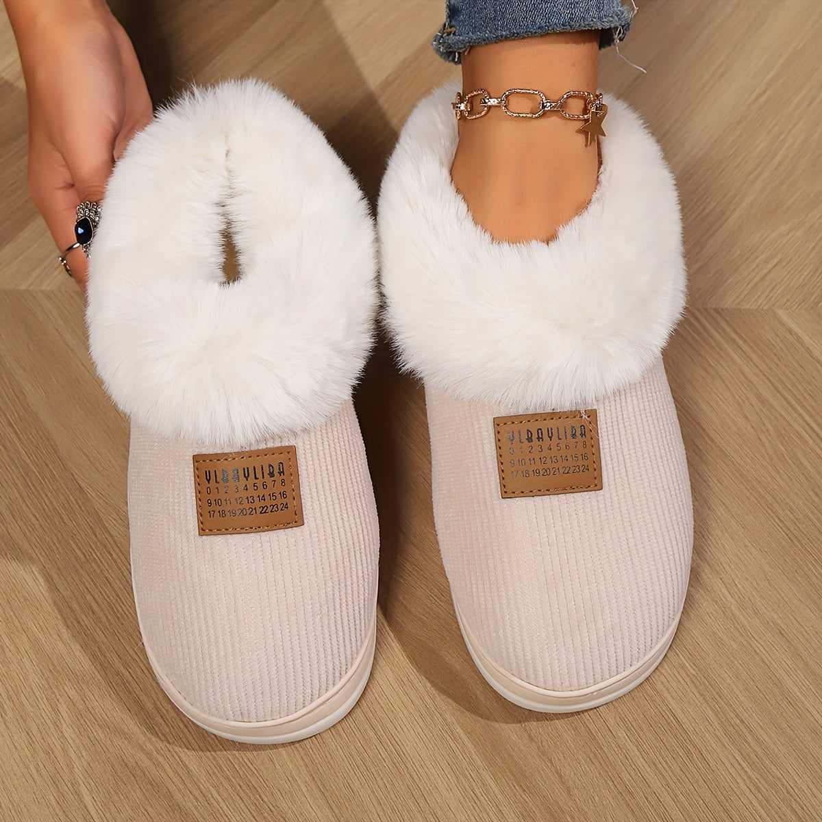 Ronja™ | Chic Pantoufles en laine