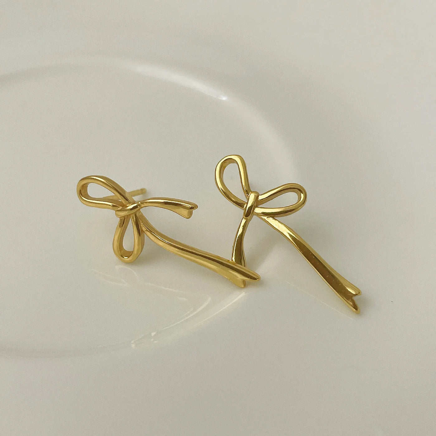 NINA™ | Boucles d’Oreilles Clous Nœud