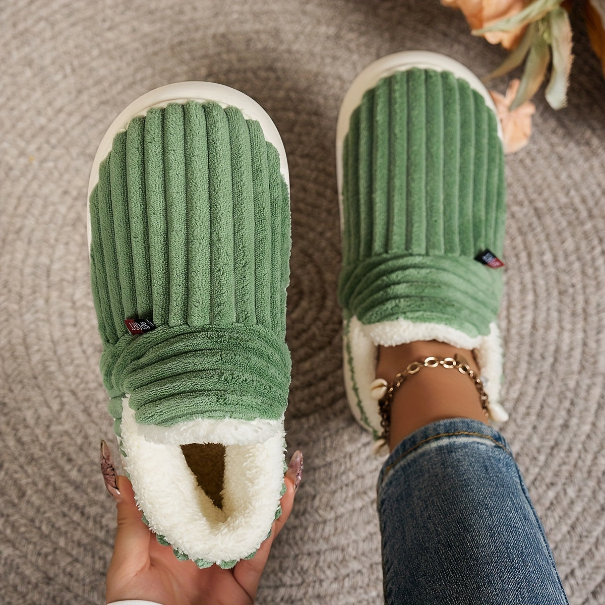 Lola™ | Chaussons en laine douce